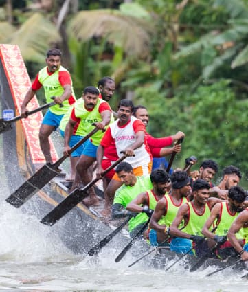Catch A Glimpse Of Kerala’s Spirited Oars At The Nehru Trophy Boat Race